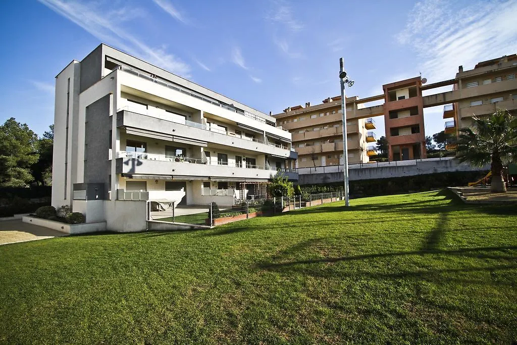 萨洛Tramuntana Planet Costa Dorada公寓 萨洛